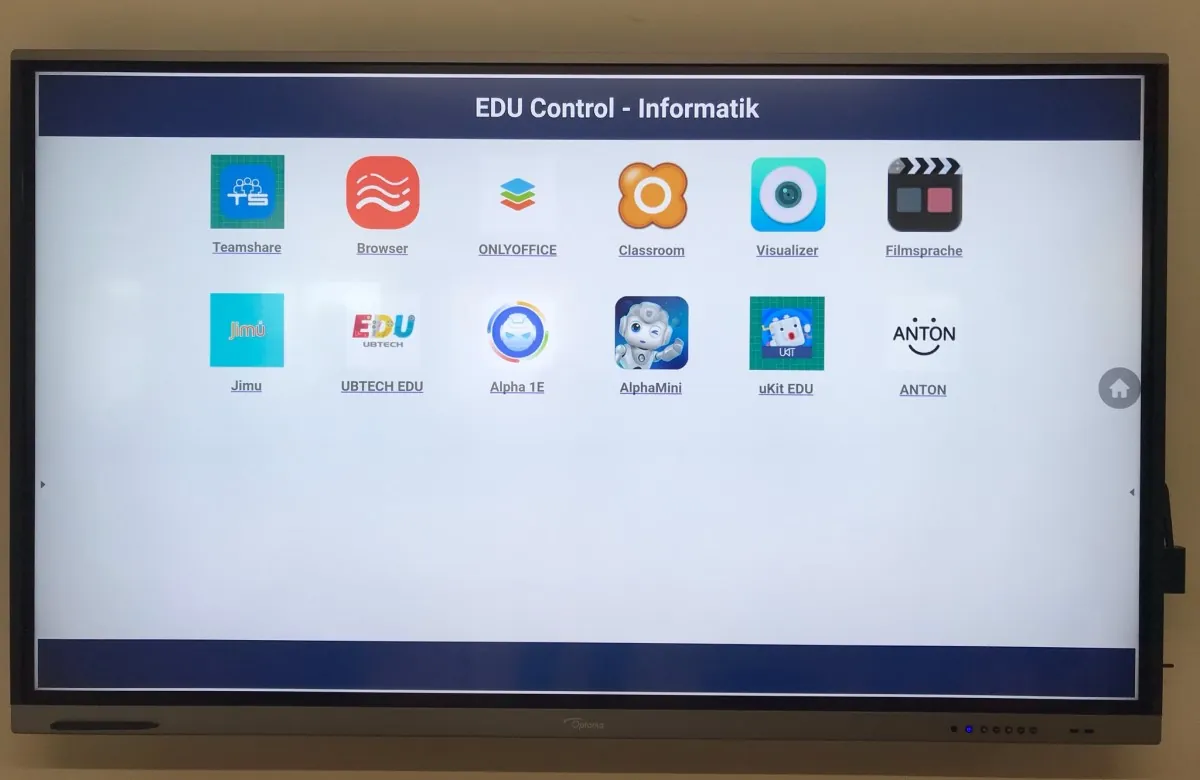 Interaktives Display mit dem Profil EDU Control Informatik